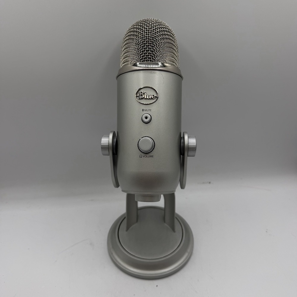 Blue Yeti USB Microphone A00132 Silver Podcast Streaming Mic w/ Stand - Picture 1 of 8